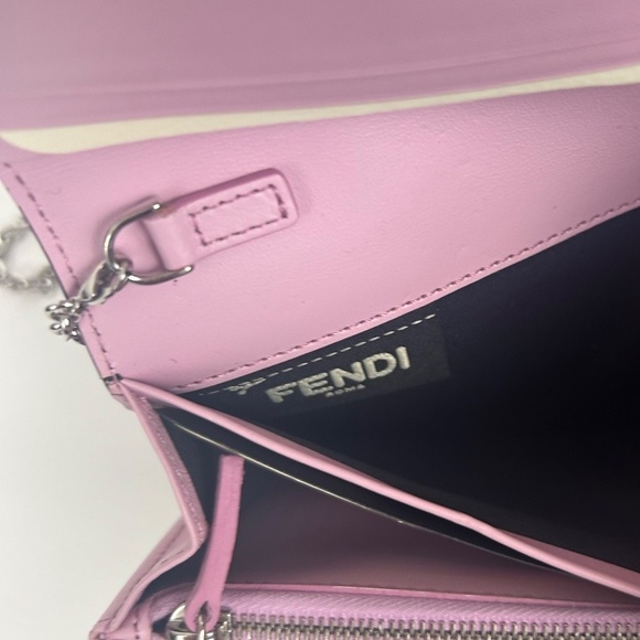 Fendi Love Stud Wallet with Chain  Brand new - Picture 10 of 11